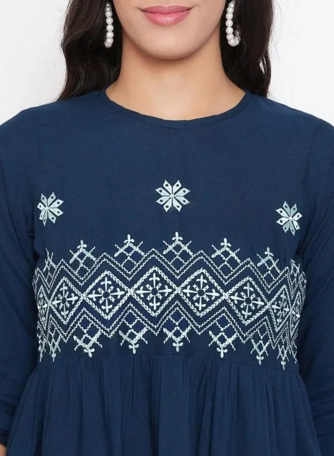 WineRed بلوزة رايون بحافة واسعة مطرزة